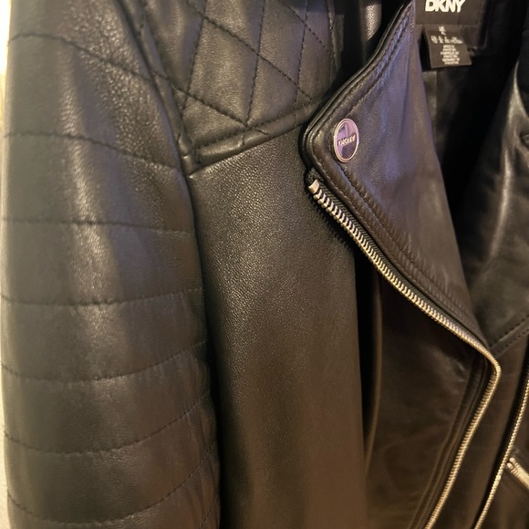 🚫SOLD DKNY Quilted Shoulder Leather Moto Jacket - Women’s black - Picture 12 of 15